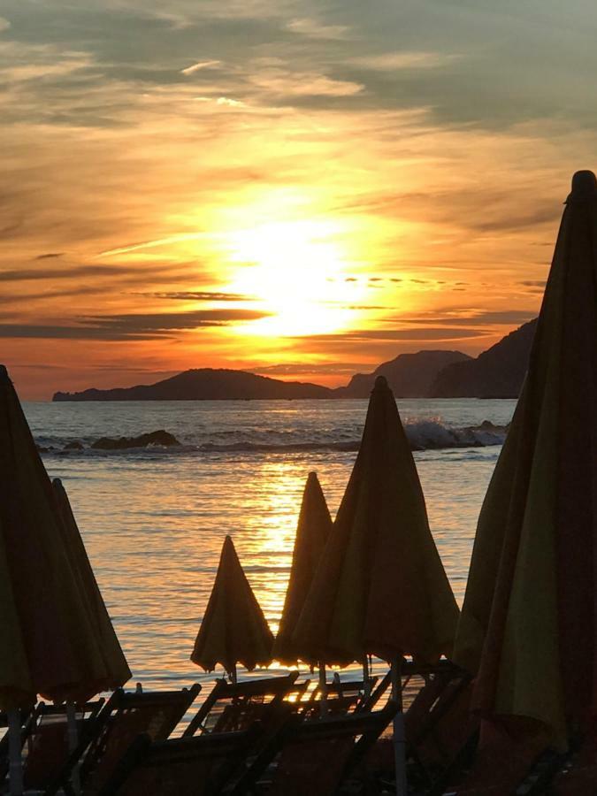 Ancora Bilocale Villa Marina di Massa Ngoại thất bức ảnh